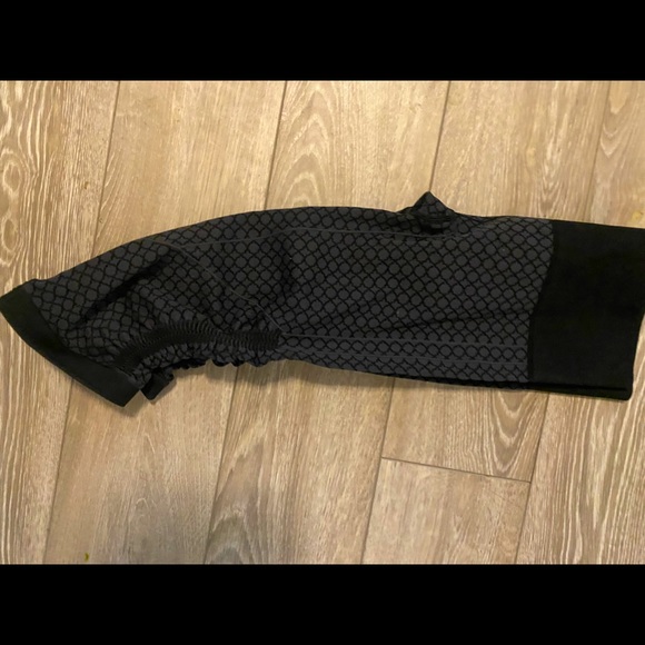 Lulu - Picture 1 of 2